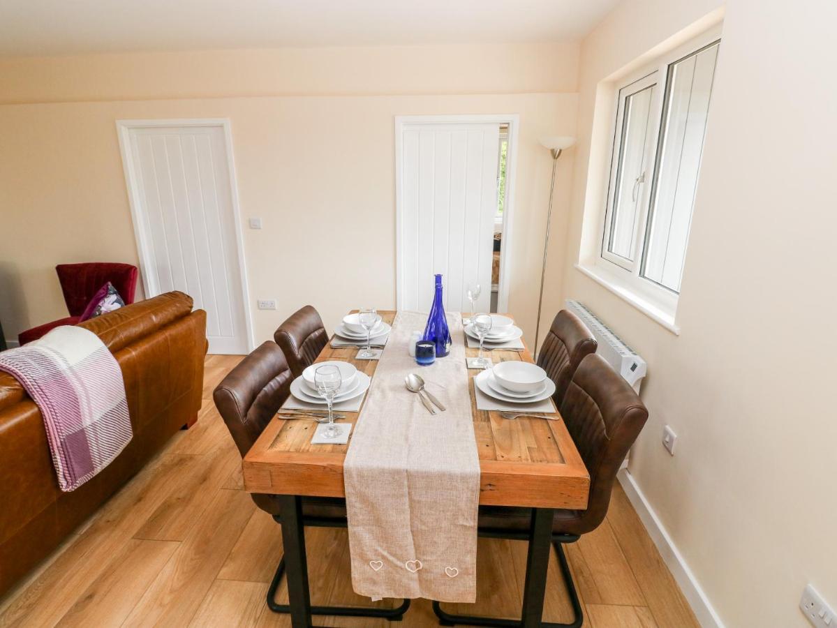 Ramsey Lodge Bier Wood Lodges Tenby Exterior photo